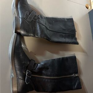 Black Knee-High Boots with Zipper